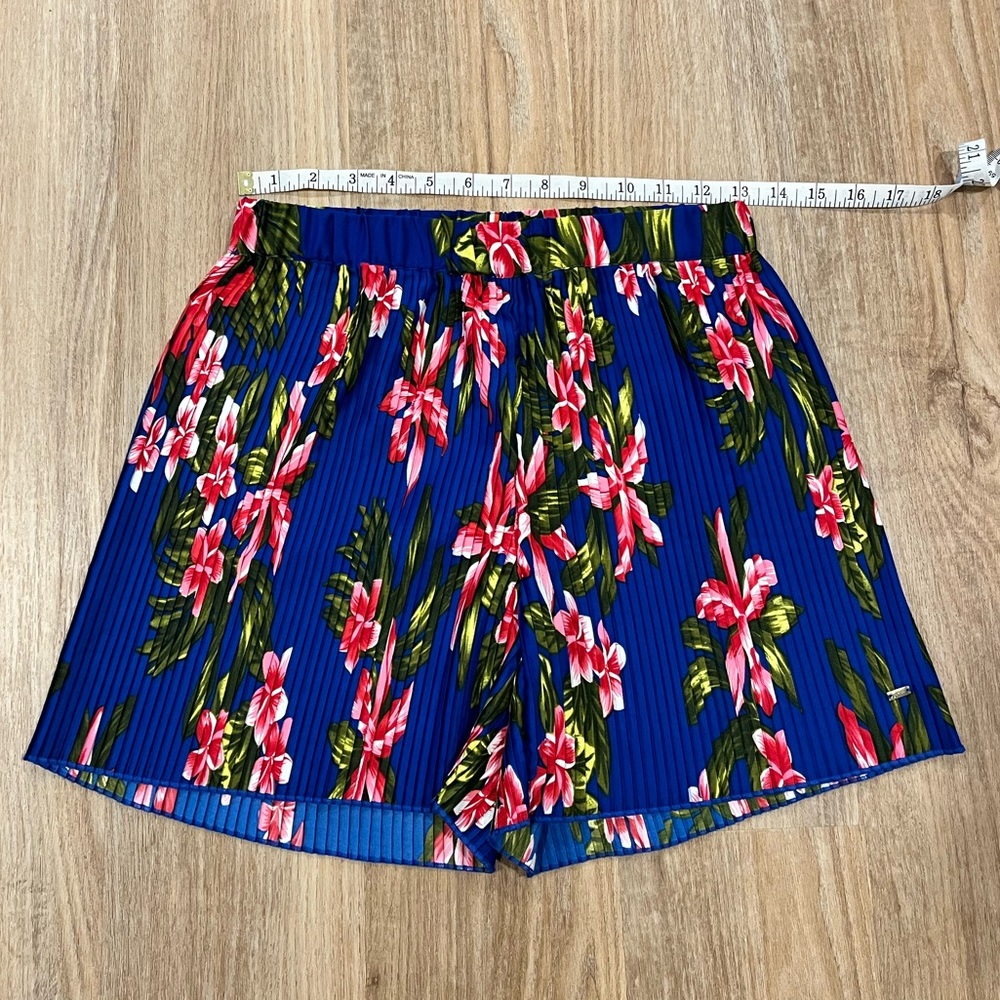 Tommy Hilfiger Pleated Floral shorts